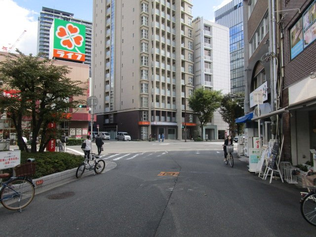 大阪市北区兎我野町のビルの周辺