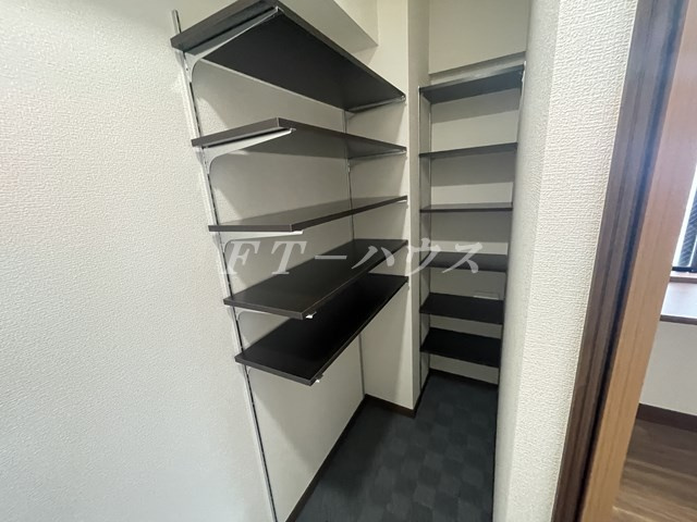 船橋市薬円台５丁目の賃貸マンションの収納