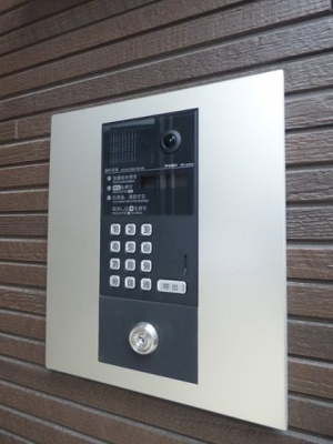 【セキュリティ】 | ファルケ　ヴィラ | オートロック付きで女性も安心ですね