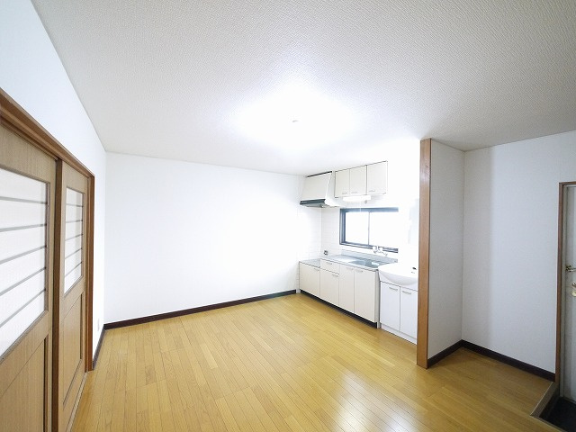 ウイングマンションの居間・リビング|リビングです