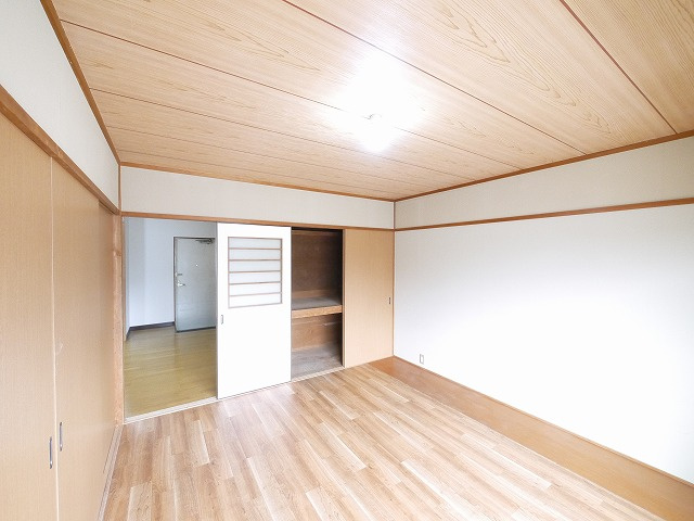 ウイングマンションの寝室|ゆとりの広さです