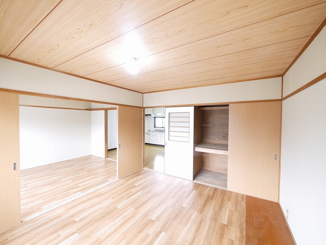 ウイングマンションの洋室|ゆったりした洋室です