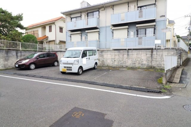 ガーデンホームズの駐車場|カースペースがあります