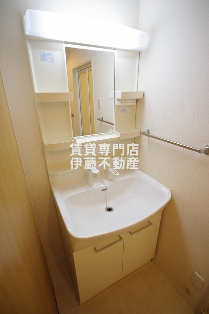 アーバンドエル庄内通の洗面所