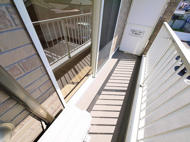 イーストアルカディアのバルコニー|外からの目が気にならないバルコニーで洗濯物が干せます