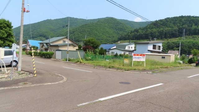 【周辺】 | 紋別郡遠軽町丸瀬布新町２３７番　売地