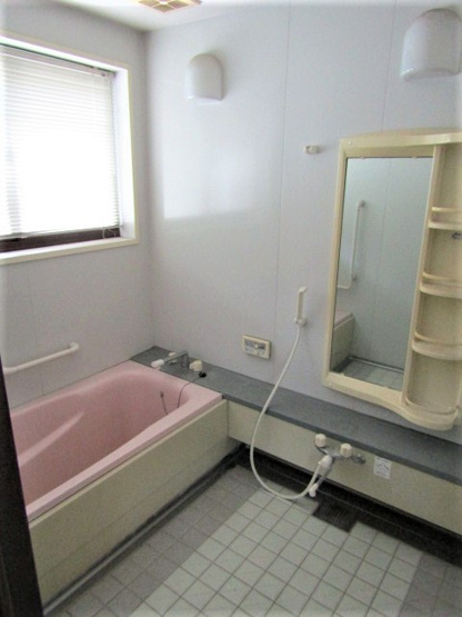 【浴室】 | 中古戸建　南アルプス市小笠原 | お風呂で日々の疲れを落としましょう！