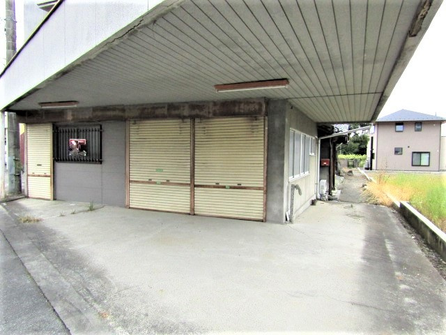 【駐車場】 | 中古戸建　南アルプス市小笠原 | 車をお持ちの方に嬉しい駐車場付きの物件です！