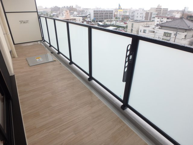 【バルコニー】 | Ｌａ・Ｄｏｕｃｅｕｒ西宮北口 | 広々バルコニー