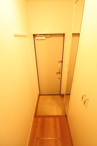 ノワイエ南黒川Aの玄関
