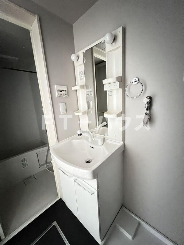 ローレルハウス大久保の洗面所