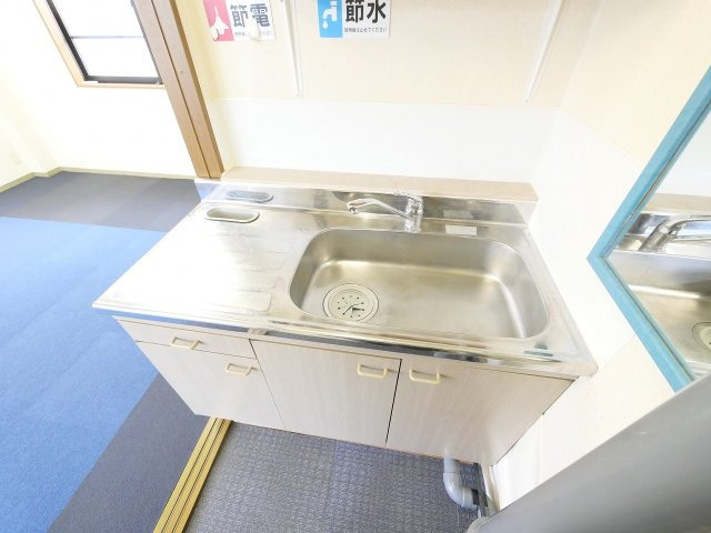 北永井町事務所のキッチン