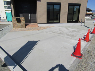 【駐車場】 | エンゼルハウス甲府市川田町 | 駐車場があるので、車を買う予定の方も安心です