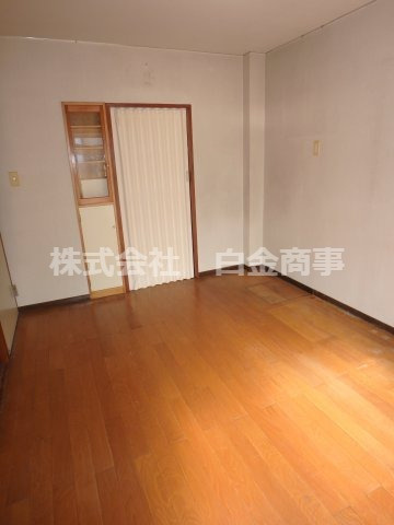 坂戸市末広町中古テラスハウスの洋室