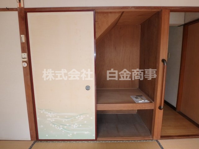 坂戸市末広町中古テラスハウスの収納