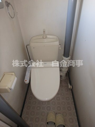 坂戸市末広町中古テラスハウスのトイレ