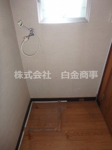 坂戸市末広町中古テラスハウスのランドリースペース