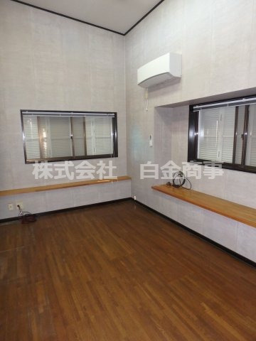 坂戸市末広町中古テラスハウスの洋室