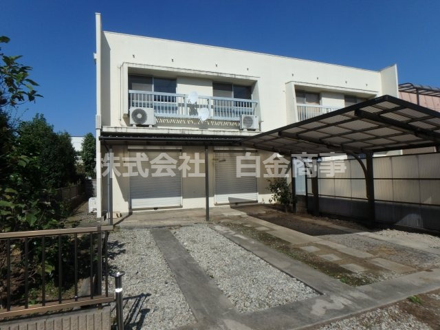 坂戸市末広町中古テラスハウスの駐車場