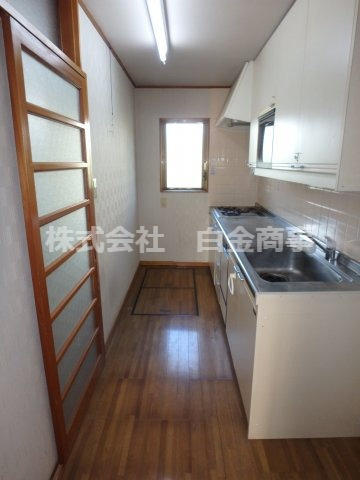 坂戸市末広町中古テラスハウスのキッチン