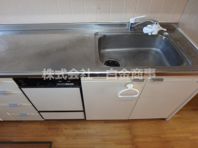 坂戸市末広町中古テラスハウスのキッチン