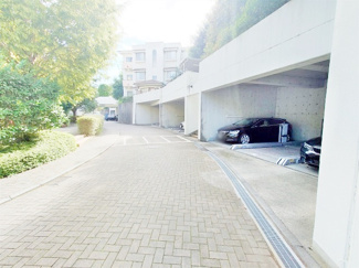 【駐車場】 | 車をお持ちの方に嬉しい駐車場付きの物件です