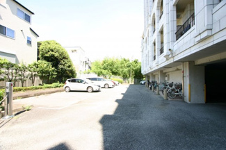 【駐車場】