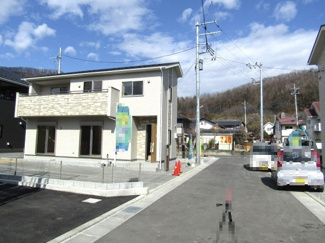 【前面道路含む現地写真】 | 前面道路含む現地写真です