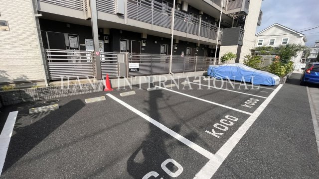 ミランダＣＯＵＲＴ恋ヶ窪の駐車場