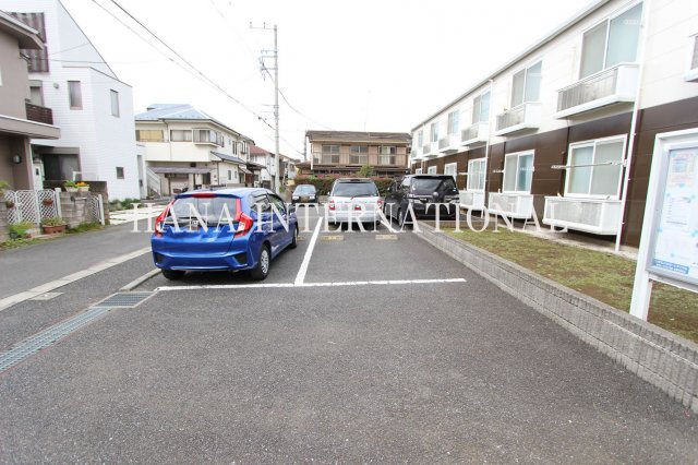 レオパレスＣａｌｍ戸倉Ⅱの駐車場