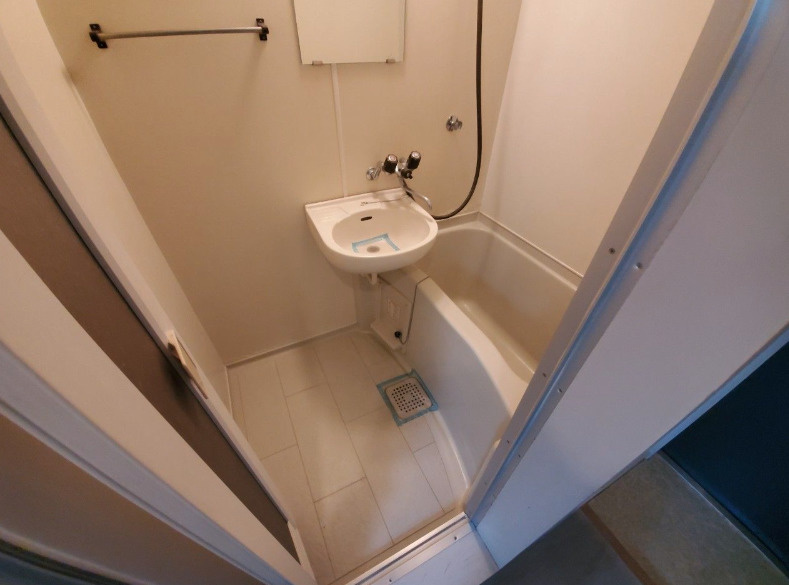 アザリア野中町【キャッシュバック対象物件】の浴室|きれいなお風呂です