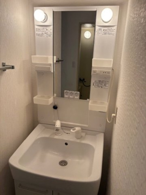 【独立洗面台】 | カサクレスト | 朝の支度にも助かる、独立の洗髪洗面化粧台
