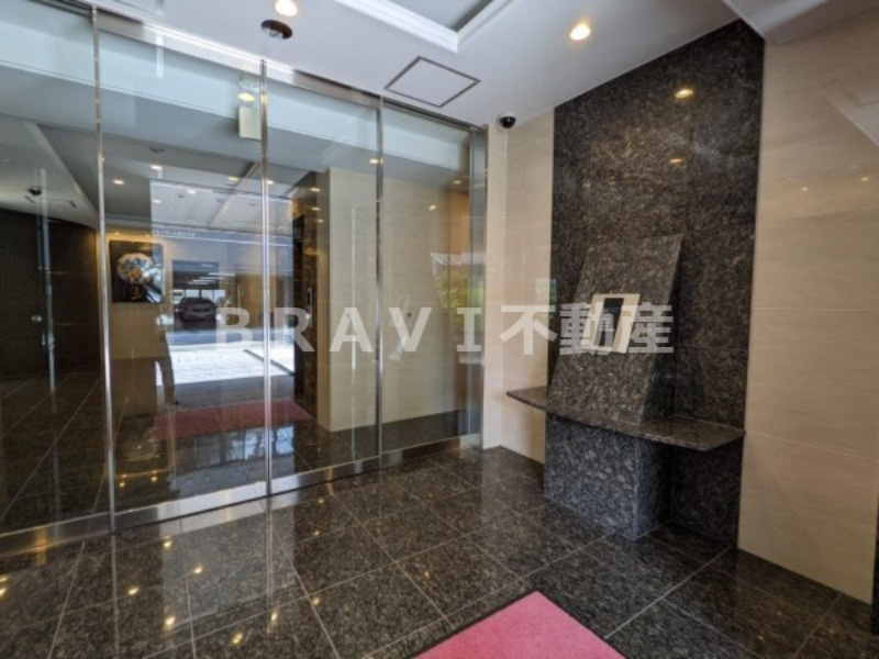 グランデカワノ上町台 BRAVI不動産のエントランス|【グランデカワノ上町台】