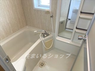 クラオカハイツ　Ｂの浴室|窓あり