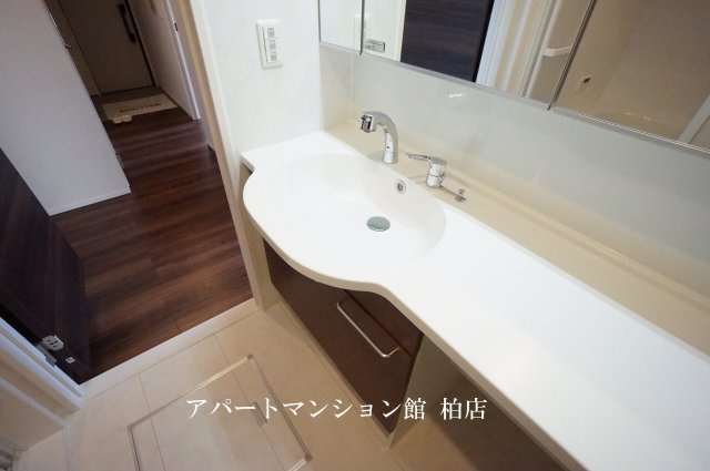 ハイピクチャーA棟の独立洗面台