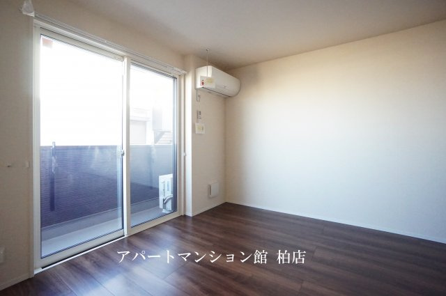 ハイピクチャーA棟の居間・リビング