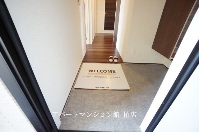 ハイピクチャーA棟の玄関