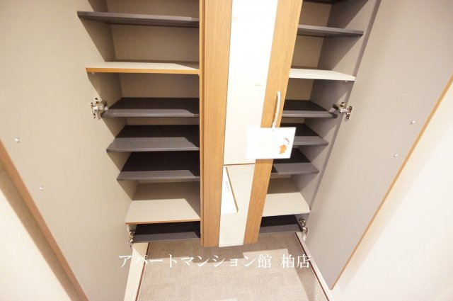 ハイピクチャーA棟の収納