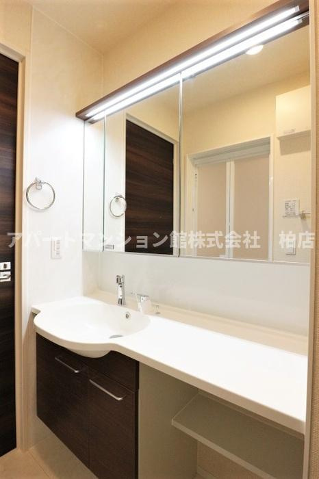 ハイピクチャーA棟の洗面所