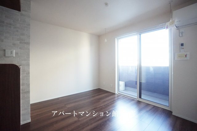 ハイピクチャーA棟の居間・リビング