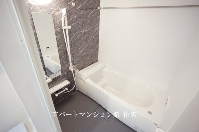 ハイピクチャーA棟の浴室