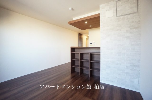 ハイピクチャーA棟の居間・リビング