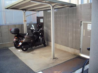 ファミールトヤマの駐車場|駐輪場
