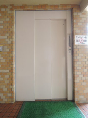 【その他共用部分】 | ニックハイム上大岡第３ | お買い物時やベビーカーの出し入れに便利なエレベーター付です。