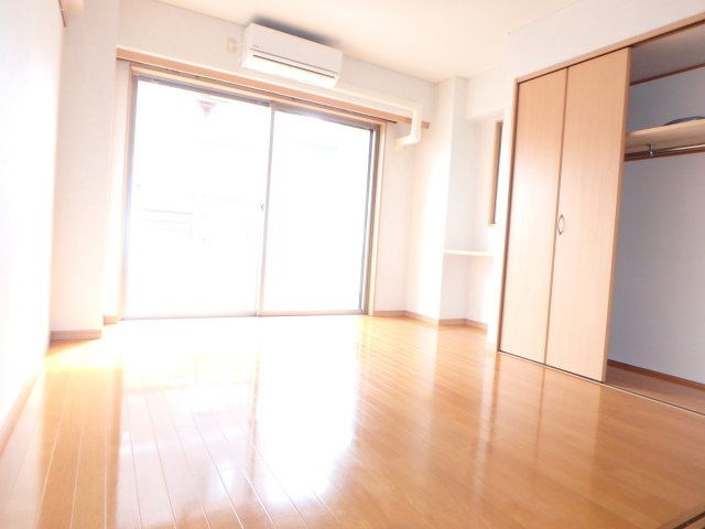 サンパレス元住吉の洋室