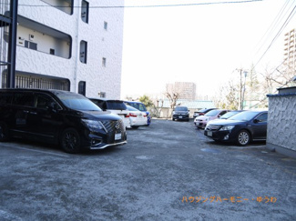 【駐車場】