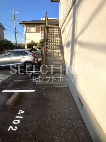 【駐車場】 | ハイツボヌールＢ棟 | 清潔なエントランスです