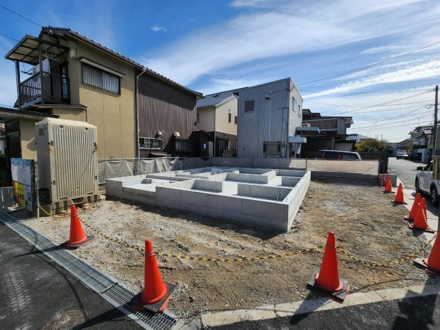 -sun courtーサンコート-小倉北区南丘1丁目　【小倉北区　新築戸建て】の駐車場|現地撮影　2022,10,28　-sun courtーサンコート-小倉北区南丘1丁目　【小倉北区　新築戸建て】