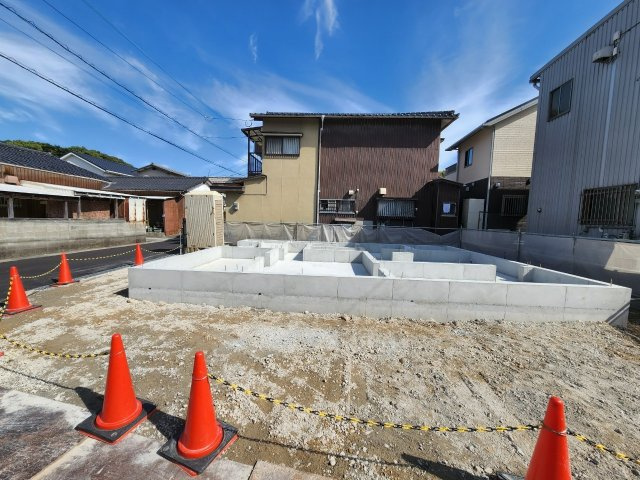 -sun courtーサンコート-小倉北区南丘1丁目　【小倉北区　新築戸建て】の駐車場|現地撮影　2022,10,28　-sun courtーサンコート-小倉北区南丘1丁目　【小倉北区　新築戸建て】