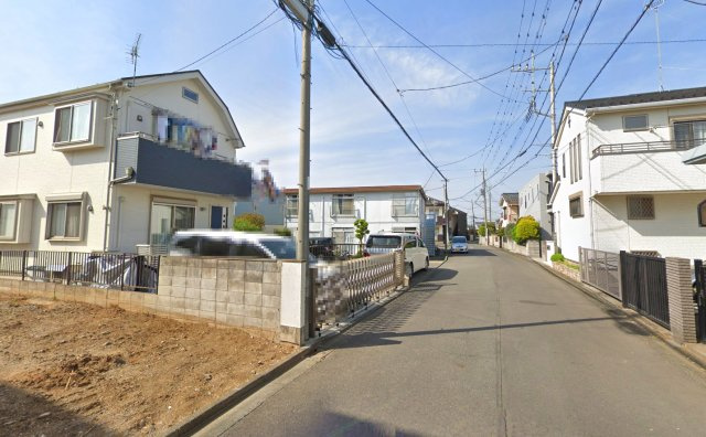 川越市野田町1丁目　売地の前面道路含む現地写真|土地外観+前面道路（南西側より）